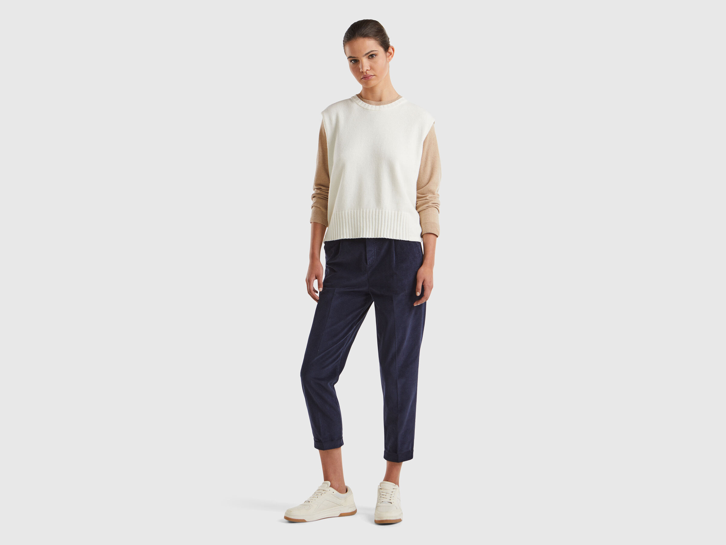 SLEEVELESS SWEATER Women image number 3